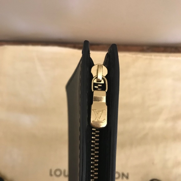 LOUIS VUITTON EPI POCHETTE WRISTLET NEVER USED GORGEOUS - Picture 6 of 12